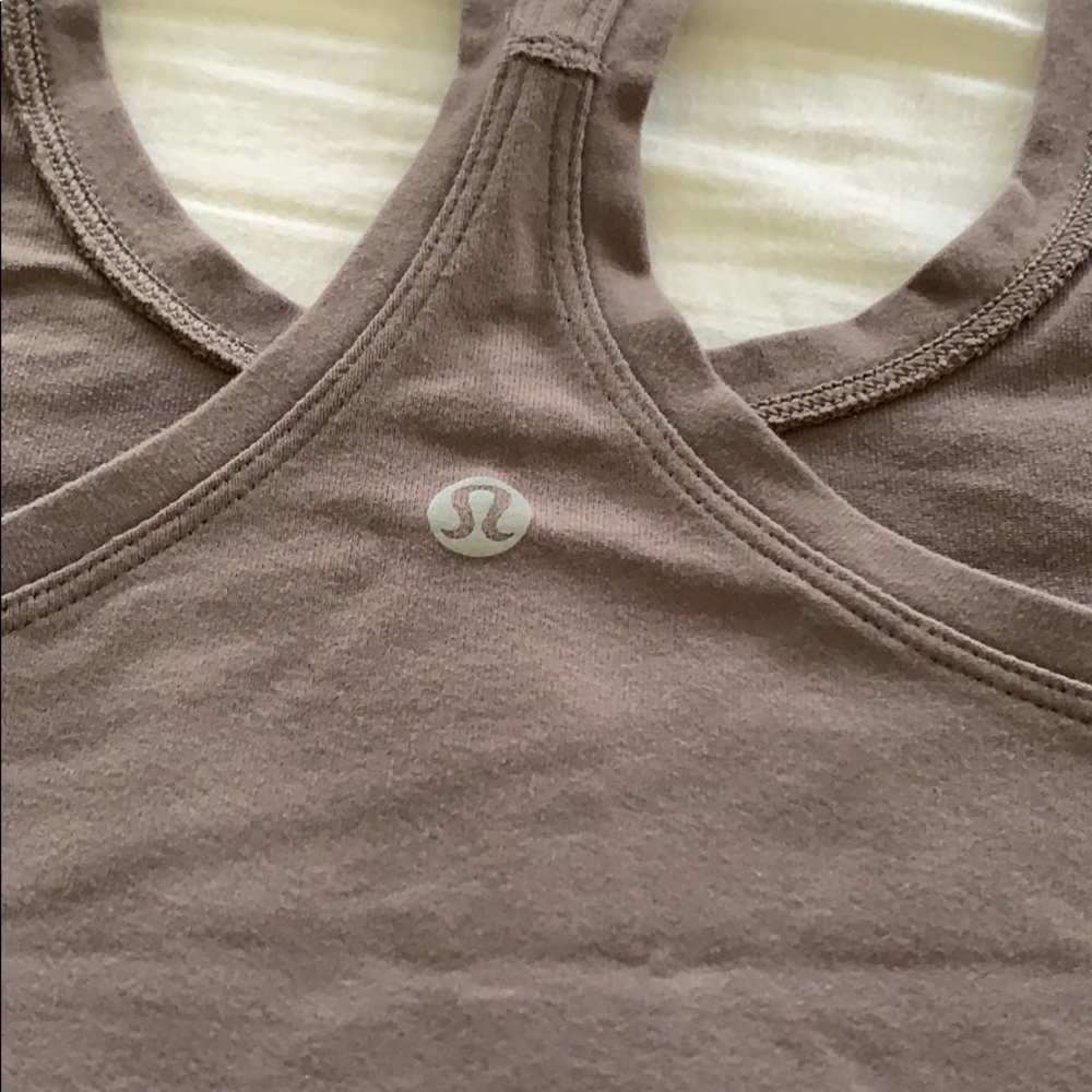 Lululemon - Picture 2 of 2
